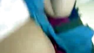 Homem branco vídeo de pornô brasileiro caseiro briga com mulata magrinha por causa do fumo e sexo anal