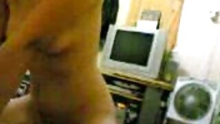 Morena meias vídeo pornô brasileiro caseiro polido seu pênis com os lábios e pronto para vaginal chicotadas