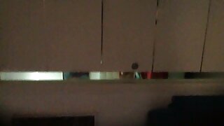 Mamãe sacudiu Peitos enormes videos pornos caseiro brasileiro e começou a dominar um homem