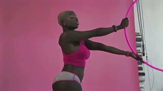 Lindas mamães saem com uma jovem amiga videos caseiro brasileiro e curtem o corpo uma da outra