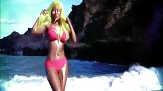 Depois do trabalho, a garota russa no pornô caseiro cumpre os desejos video de sexo caseiro brasileiro dos amigos